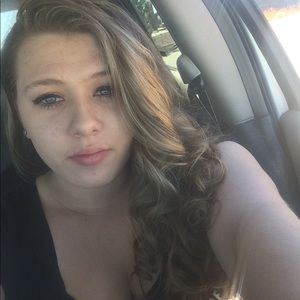 Meet your Posher, Abbie